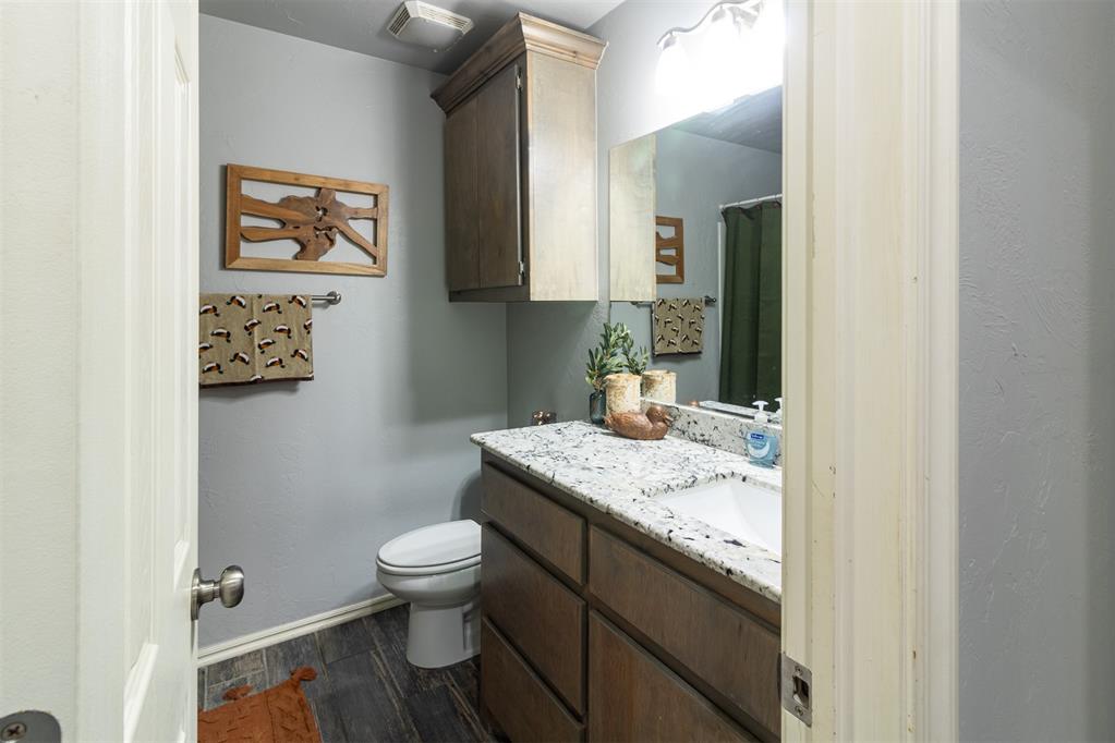 2755 S County Line Avenue Property Photo 19