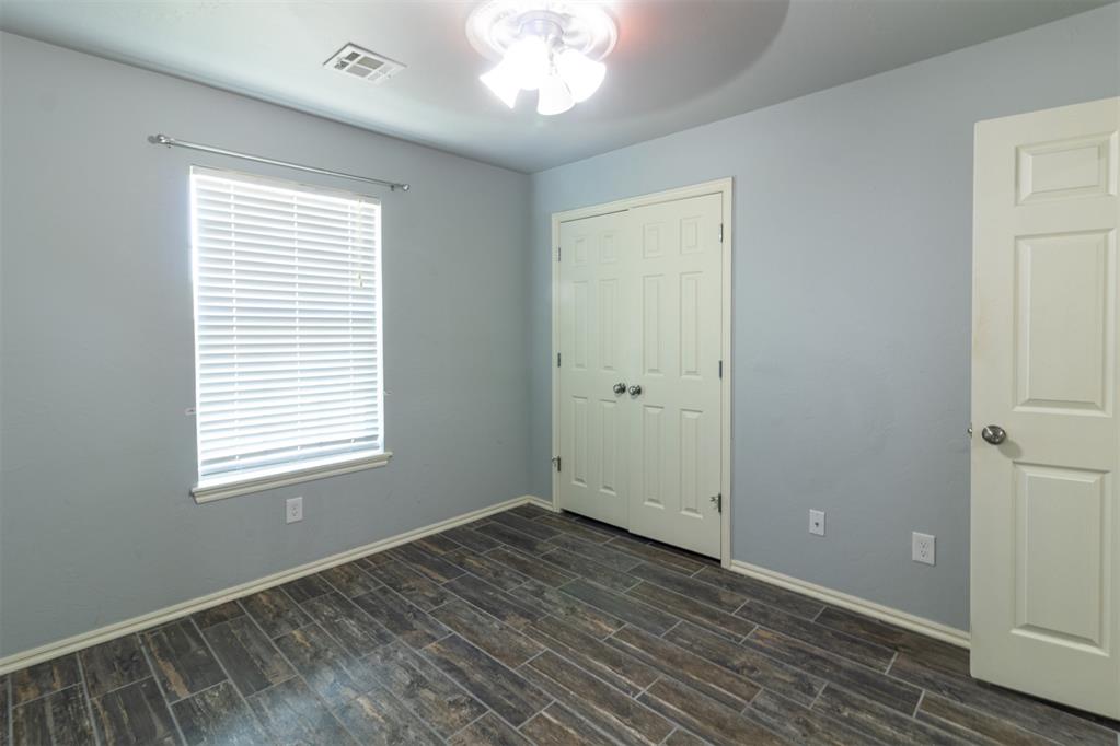 2755 S County Line Avenue Property Photo 22