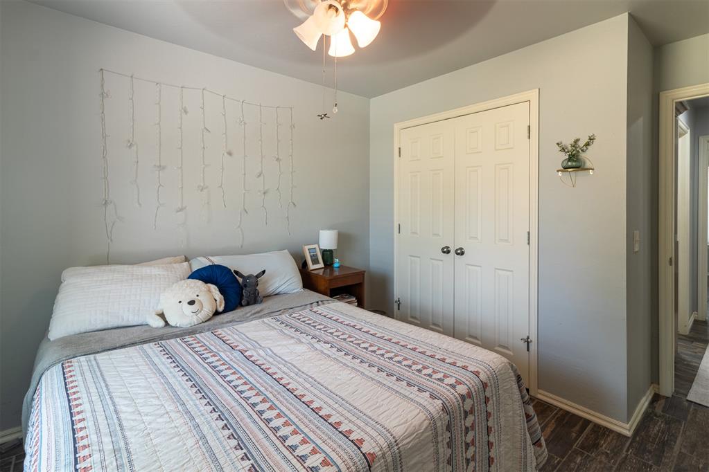 2755 S County Line Avenue Property Photo 24