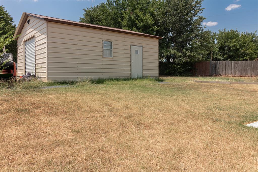 2755 S County Line Avenue Property Photo 28