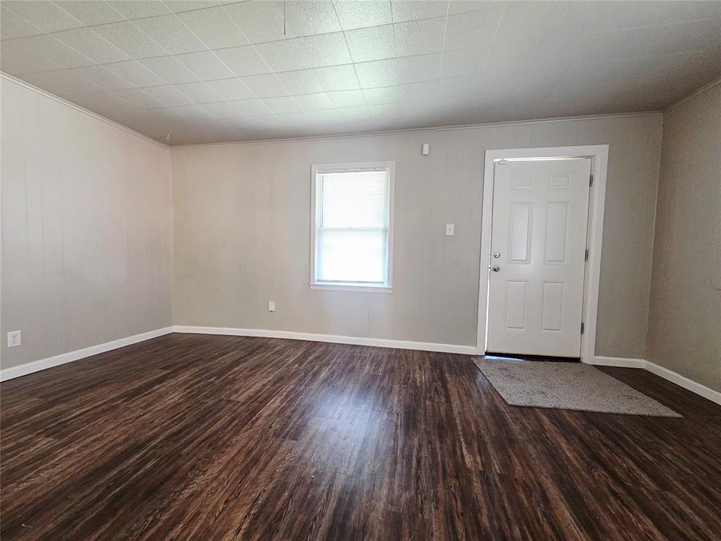 307 E Kittyhawk Drive Property Photo 2