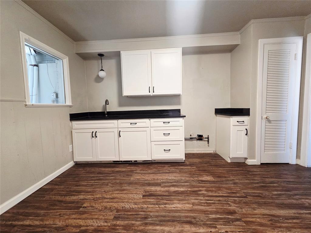 307 E Kittyhawk Drive Property Photo 6