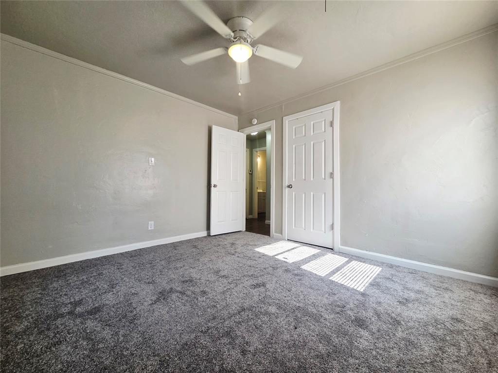 307 E Kittyhawk Drive Property Photo 8