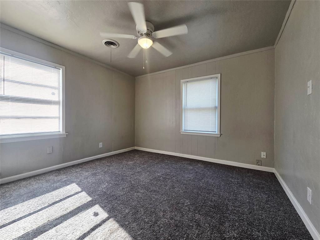 307 E Kittyhawk Drive Property Photo 9