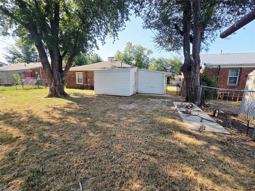 307 E Kittyhawk Drive Property Photo 15