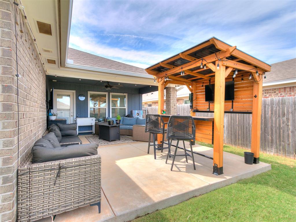 6809 Nw 155th Street Property Photo 5