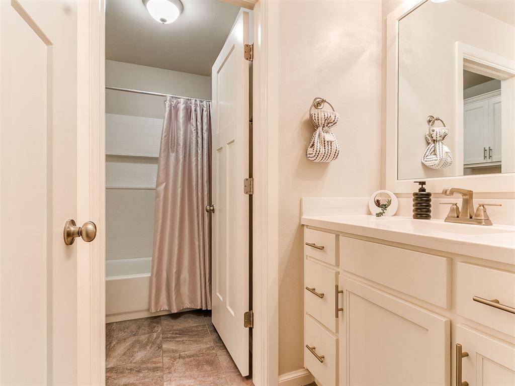 6809 Nw 155th Street Property Photo 25