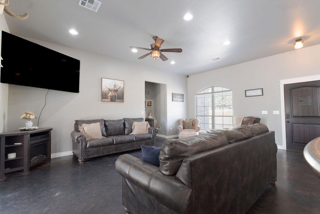 16703 Acorn Lane Property Photo 5