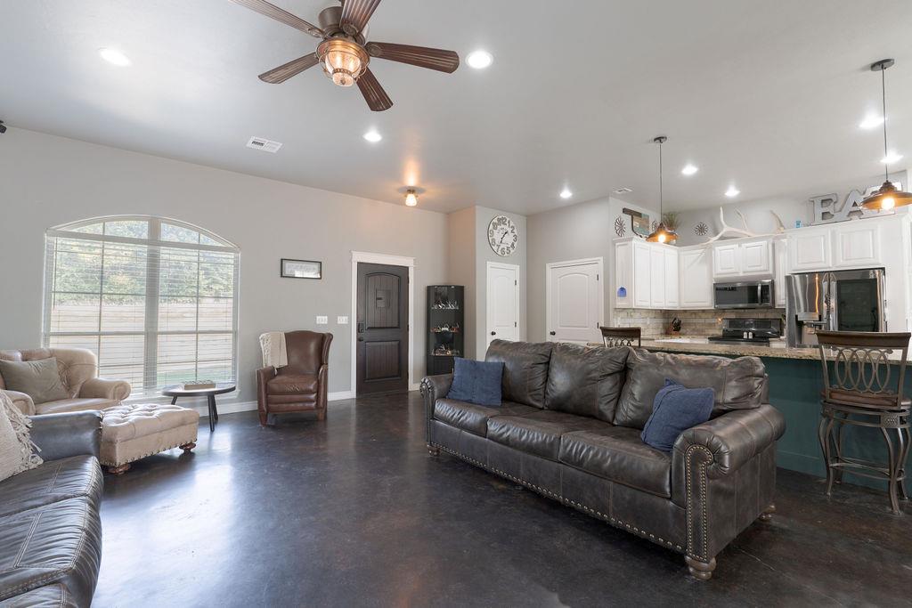 16703 Acorn Lane Property Photo 6