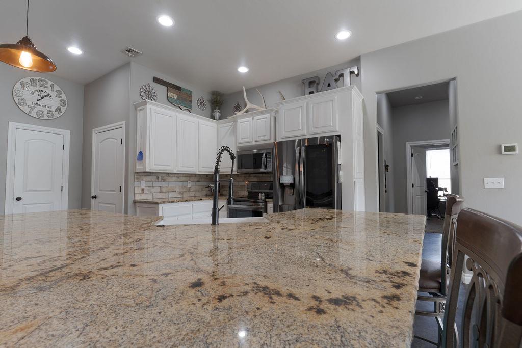 16703 Acorn Lane Property Photo 9