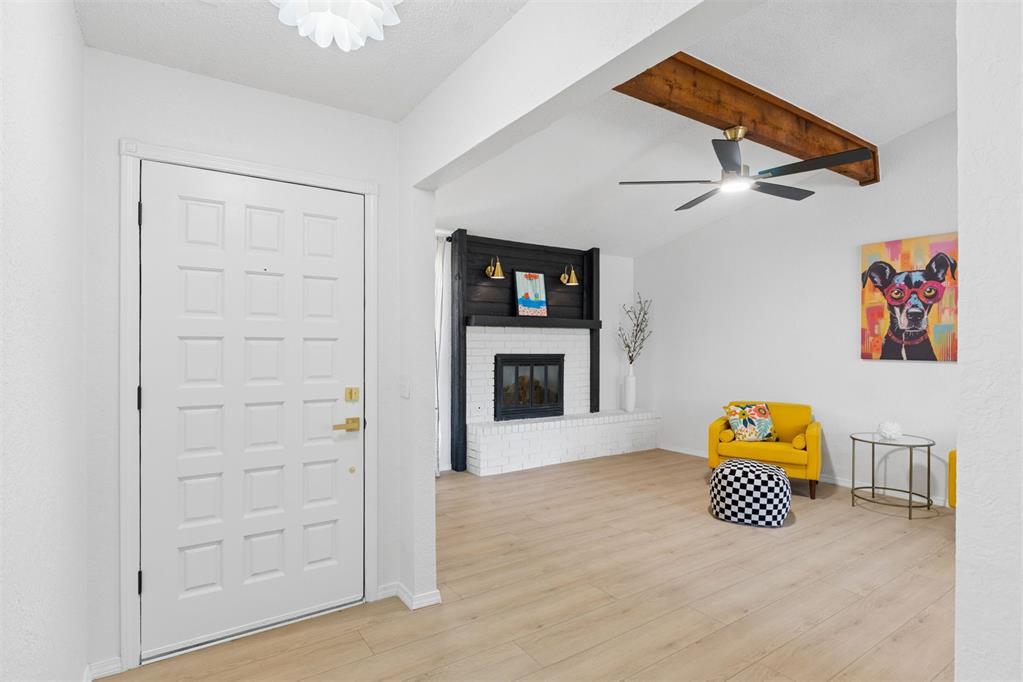 1013 N Crystal Way Property Photo 4