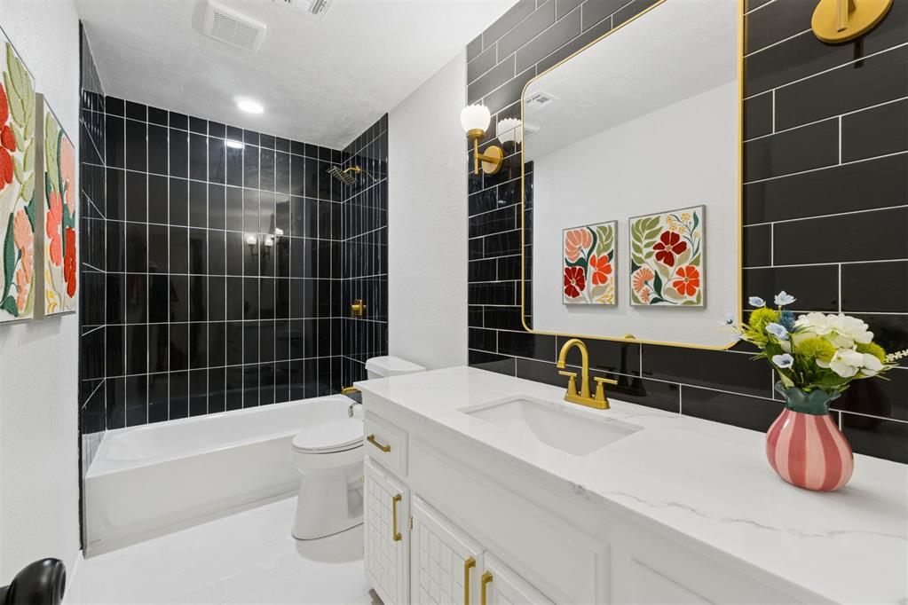 1013 N Crystal Way Property Photo 14