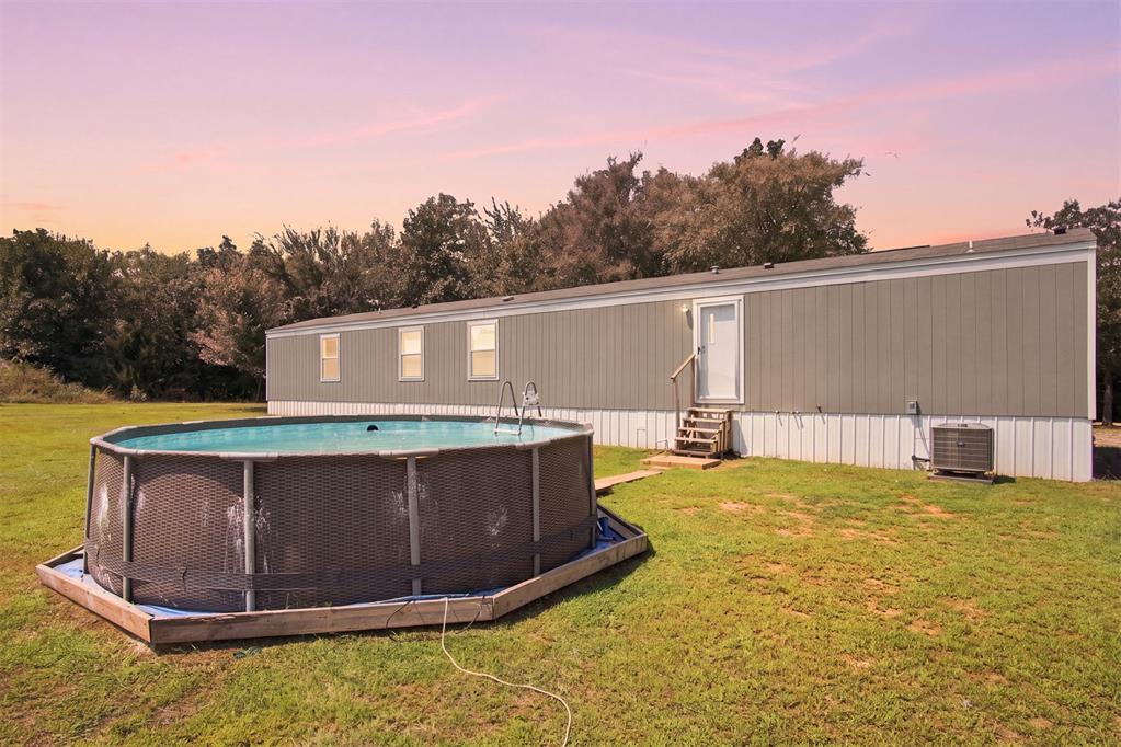 102150 N 3610 Property Photo 3