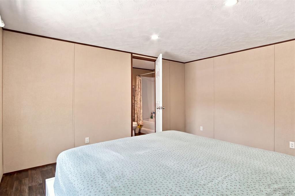 102150 N 3610 Property Photo 16
