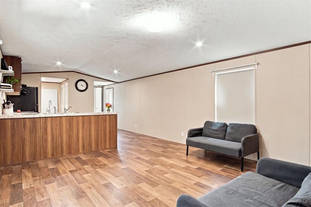 102150 N 3610 Property Photo 19