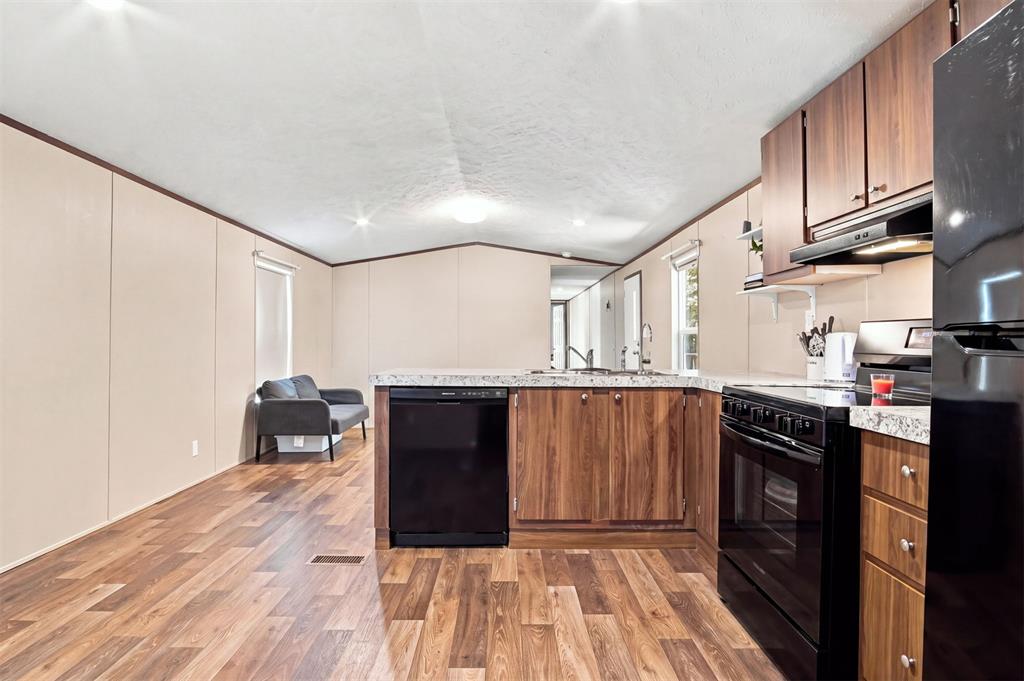 102150 N 3610 Property Photo 22