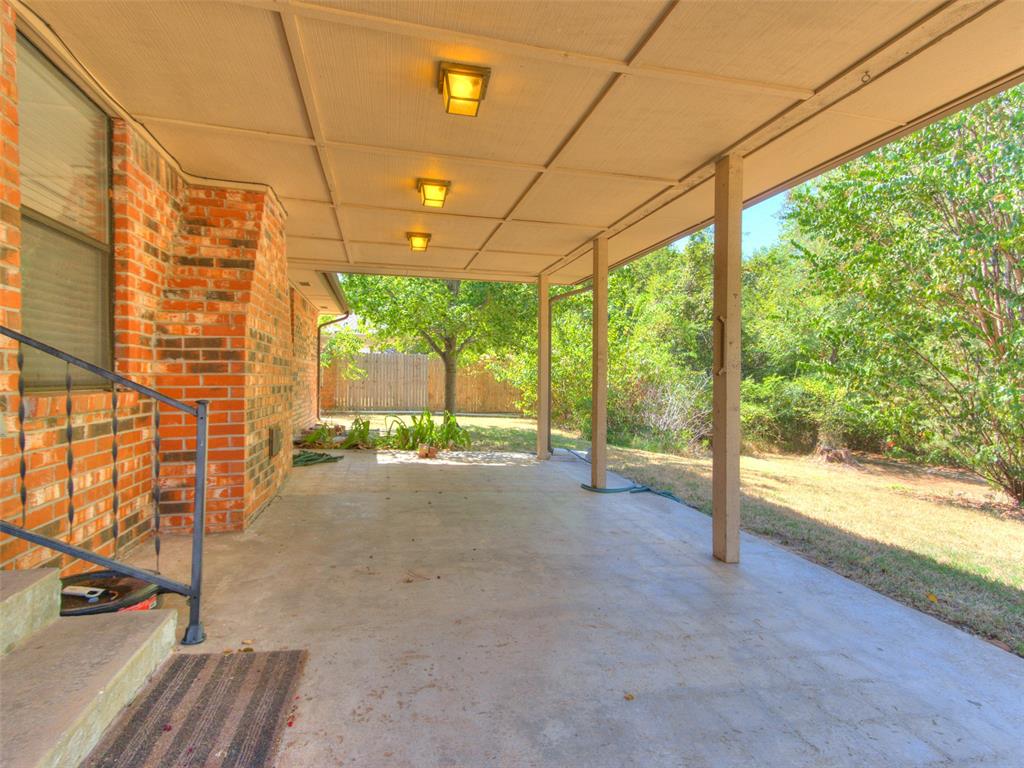 229 Chaucer Crescent Street Property Photo 4