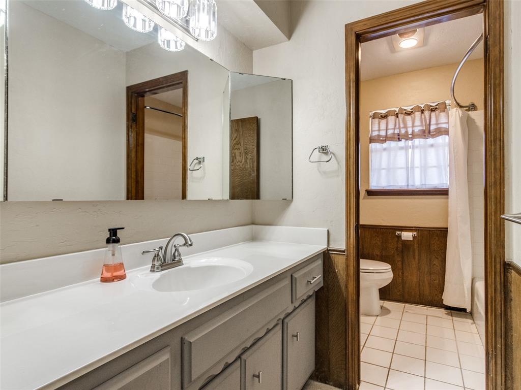 229 Chaucer Crescent Street Property Photo 10