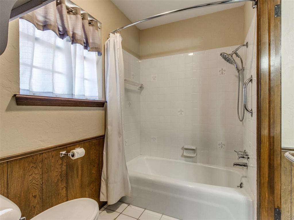 229 Chaucer Crescent Street Property Photo 11