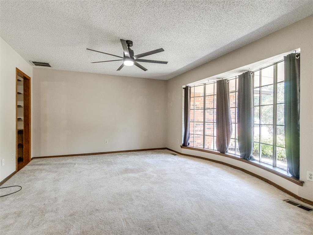 229 Chaucer Crescent Street Property Photo 16