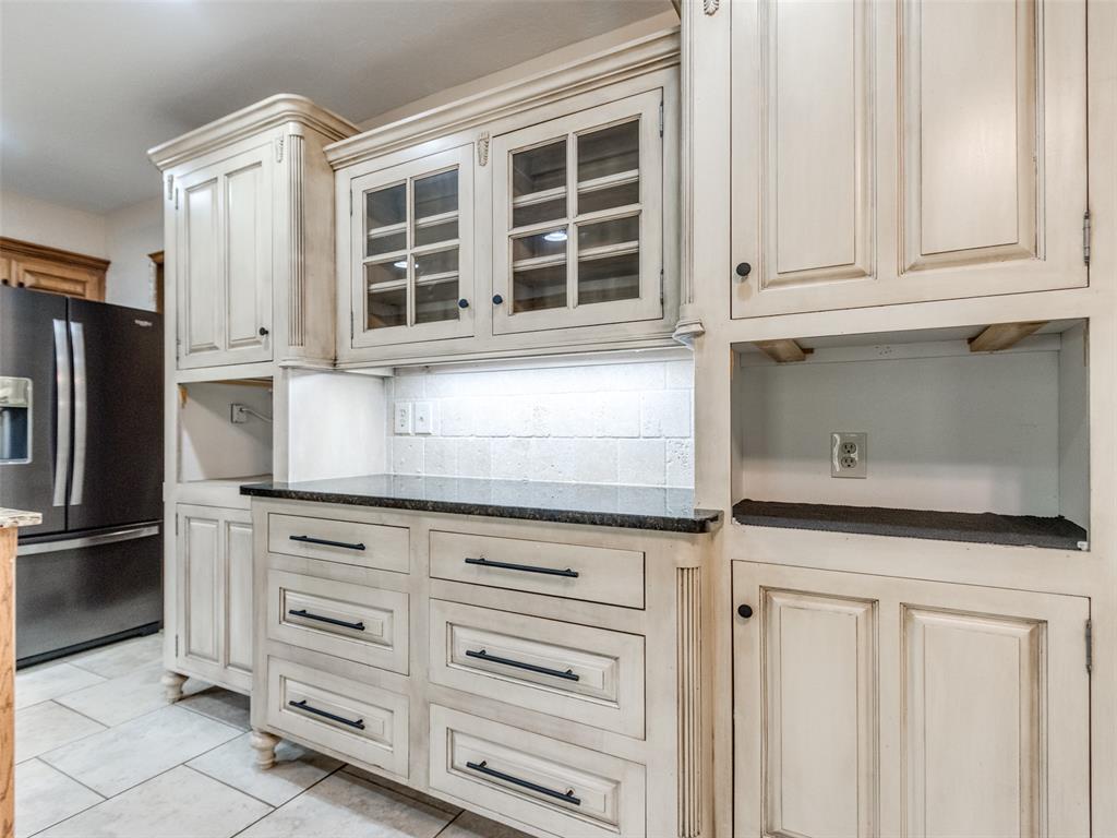 229 Chaucer Crescent Street Property Photo 27
