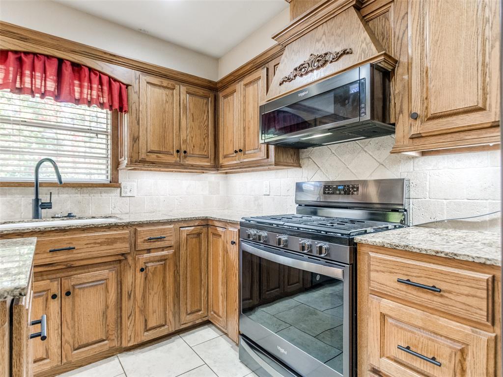 229 Chaucer Crescent Street Property Photo 28