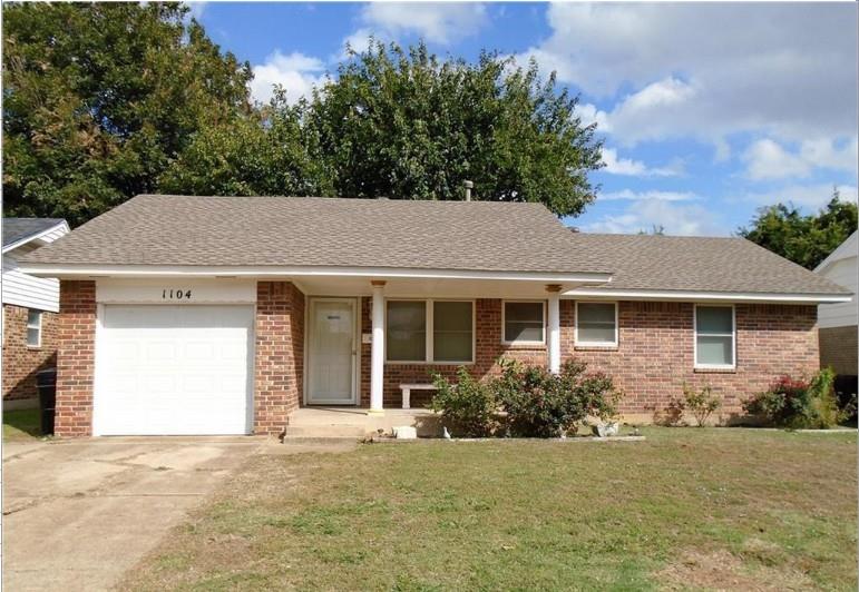 1104 N Gale Avenue Property Photo 2