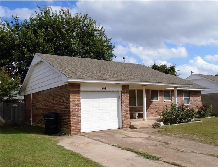 1104 N Gale Avenue Property Photo 4