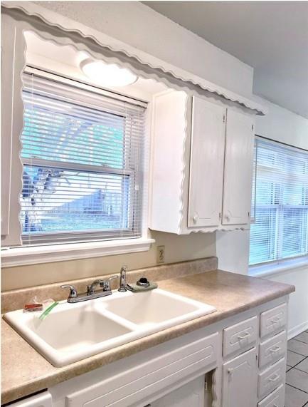 1104 N Gale Avenue Property Photo 10