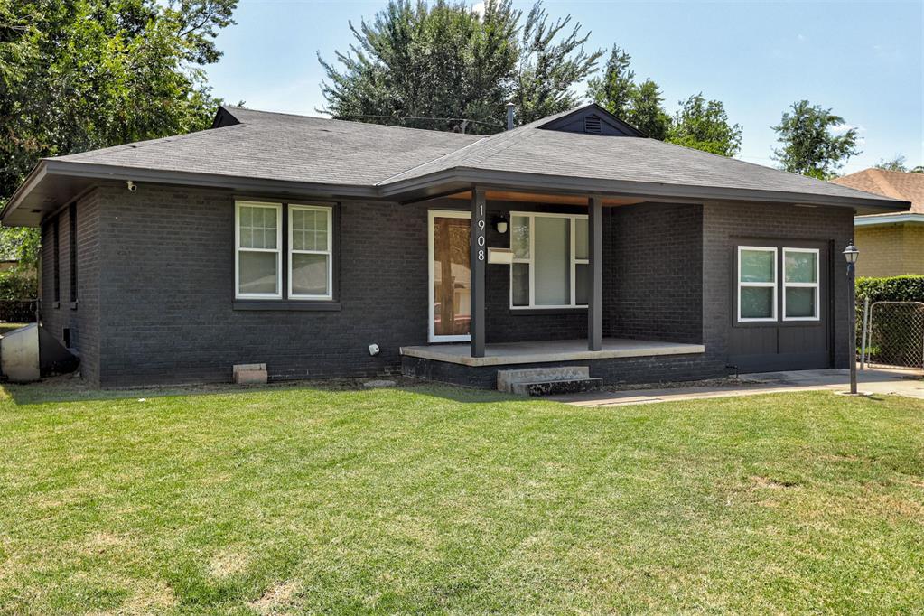1908 Westchester Drive Property Photo 3