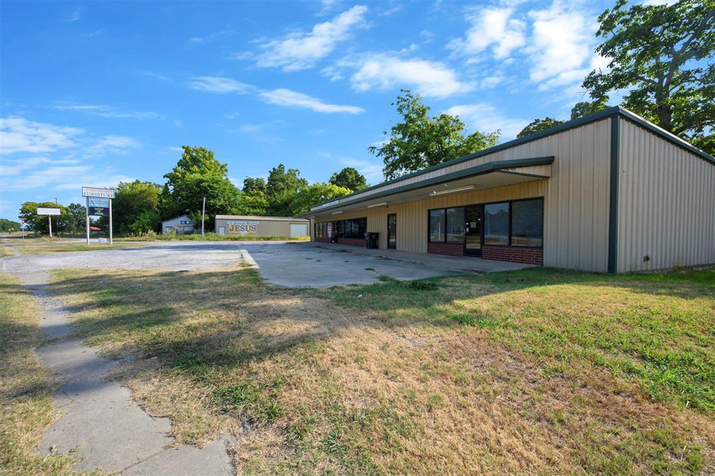 712 Nw Texas Street Property Photo 5