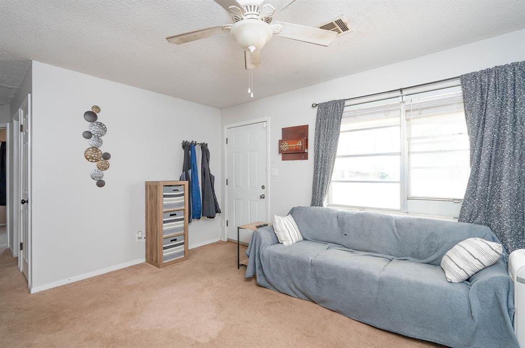 1504 Lawton Property Photo 6