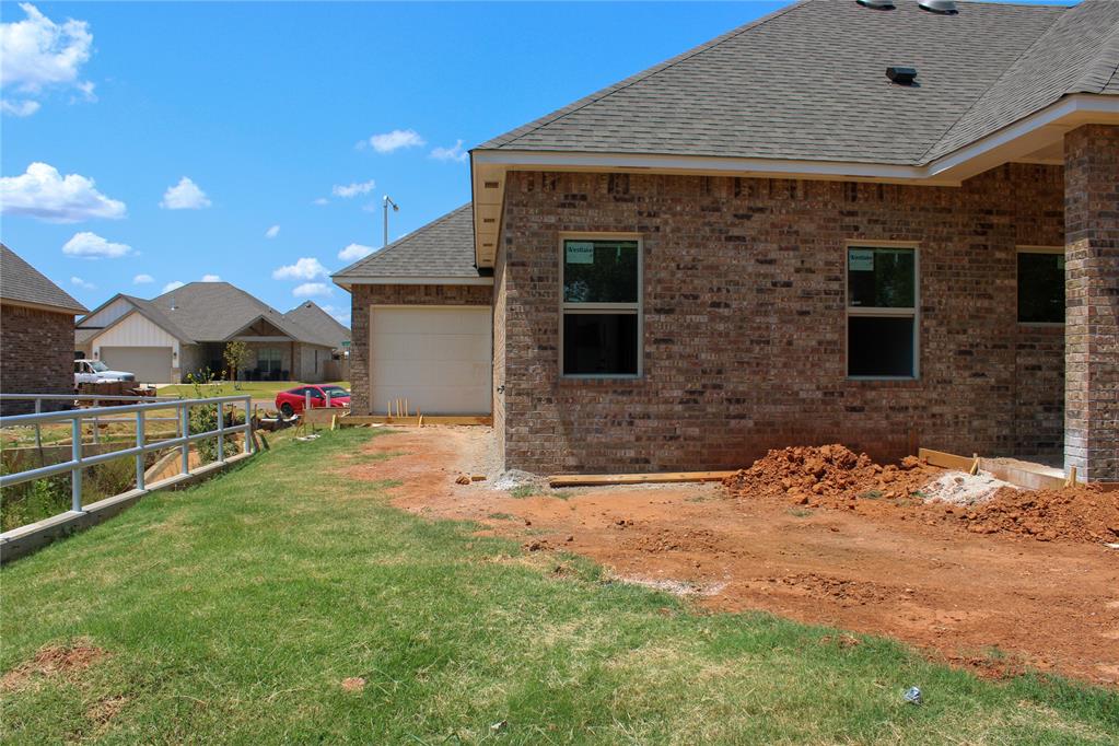 703 Florence Terrace Property Photo 3