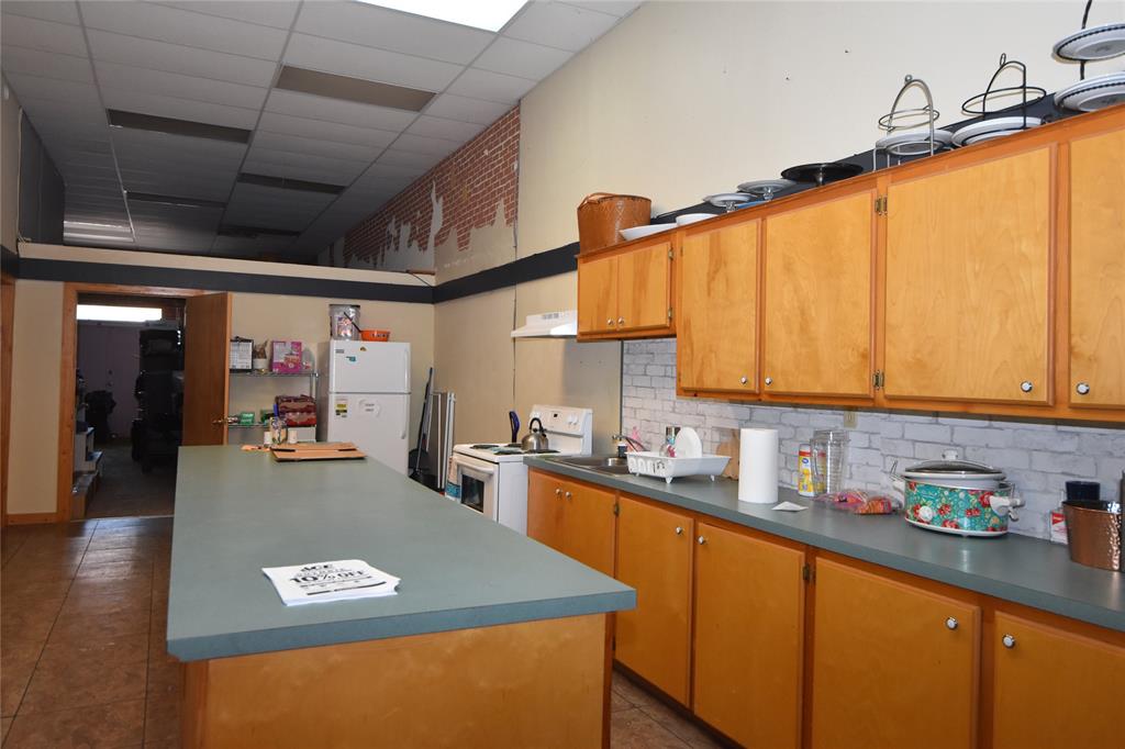 113 W Oklahoma Avenue Property Photo 6