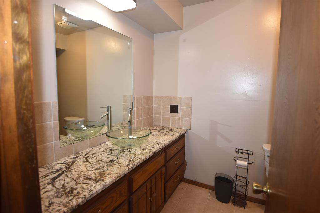 5501 N Post Road Property Photo 36