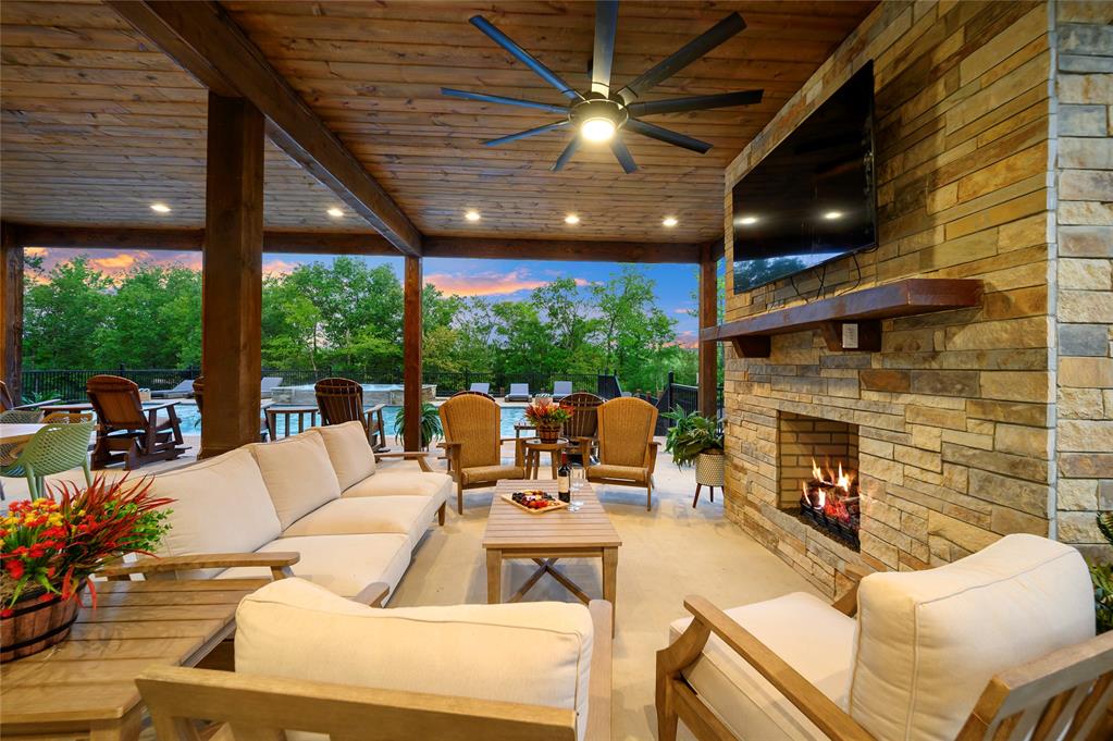 89 Boulder Bend Property Photo 44