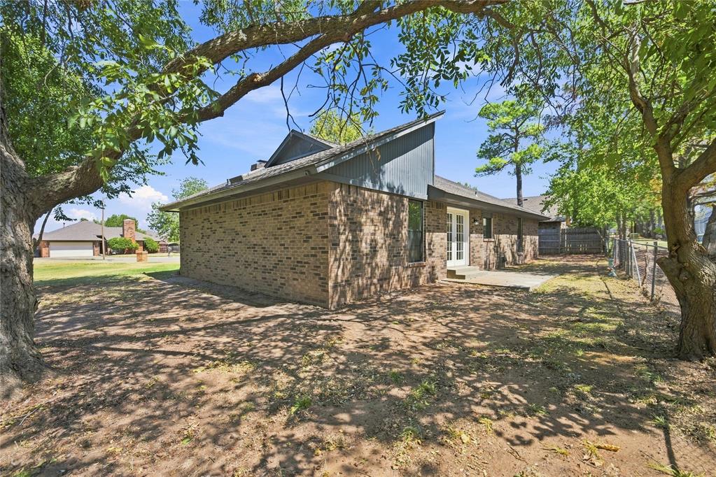 11220 Nw 112th Street Property Photo 32
