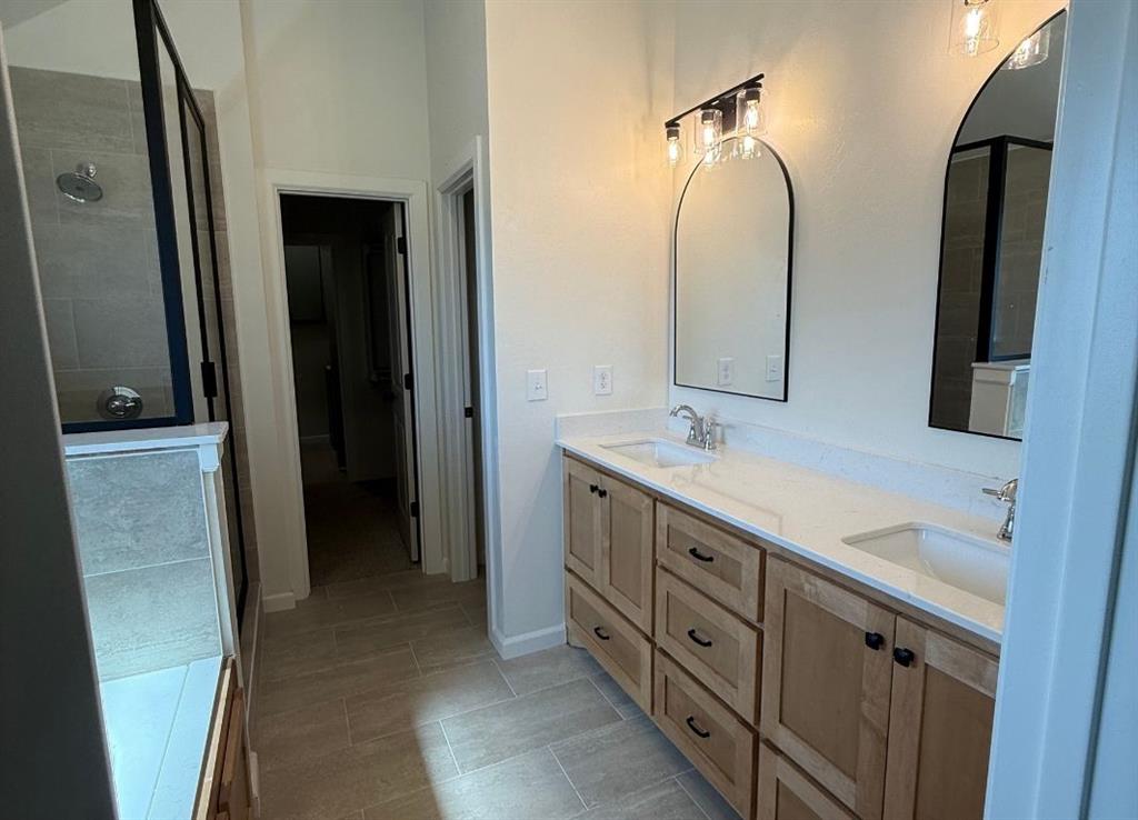 11916 Rockbed Drive Property Photo 4