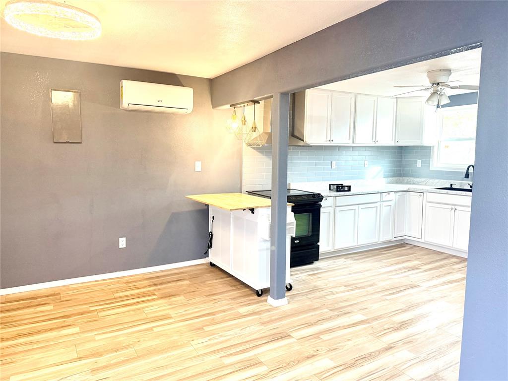 526 S Howard Avenue Property Photo 7