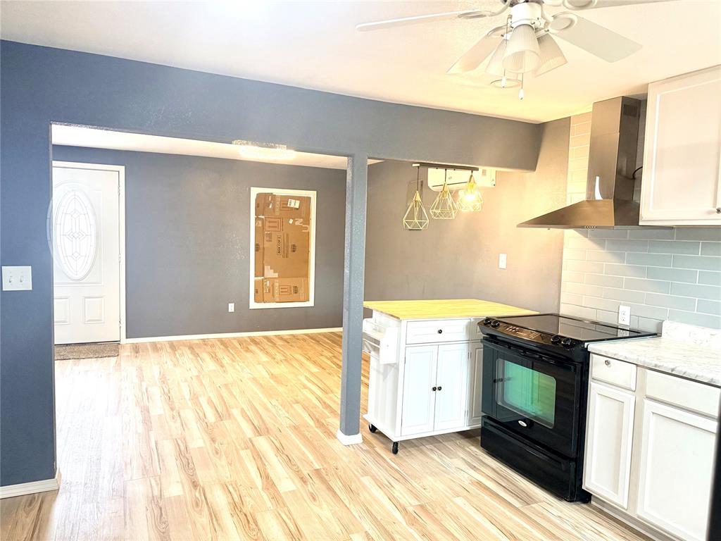 526 S Howard Avenue Property Photo 15