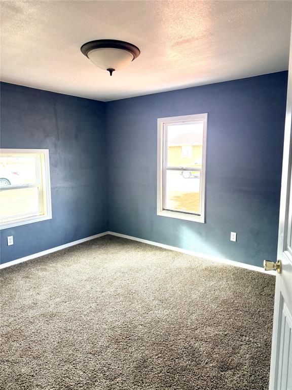 526 S Howard Avenue Property Photo 19