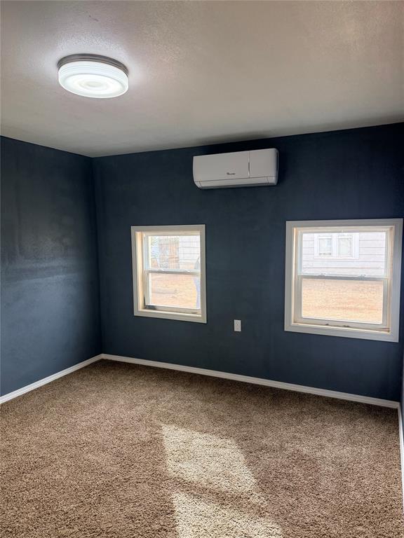 526 S Howard Avenue Property Photo 35