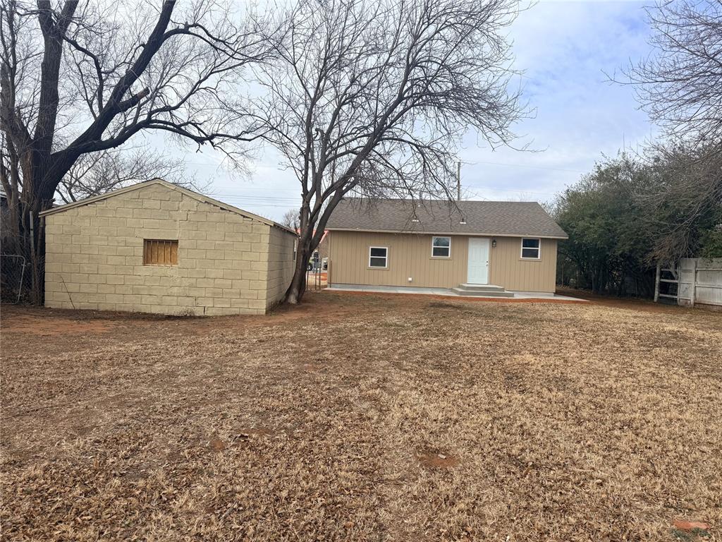 526 S Howard Avenue Property Photo 44