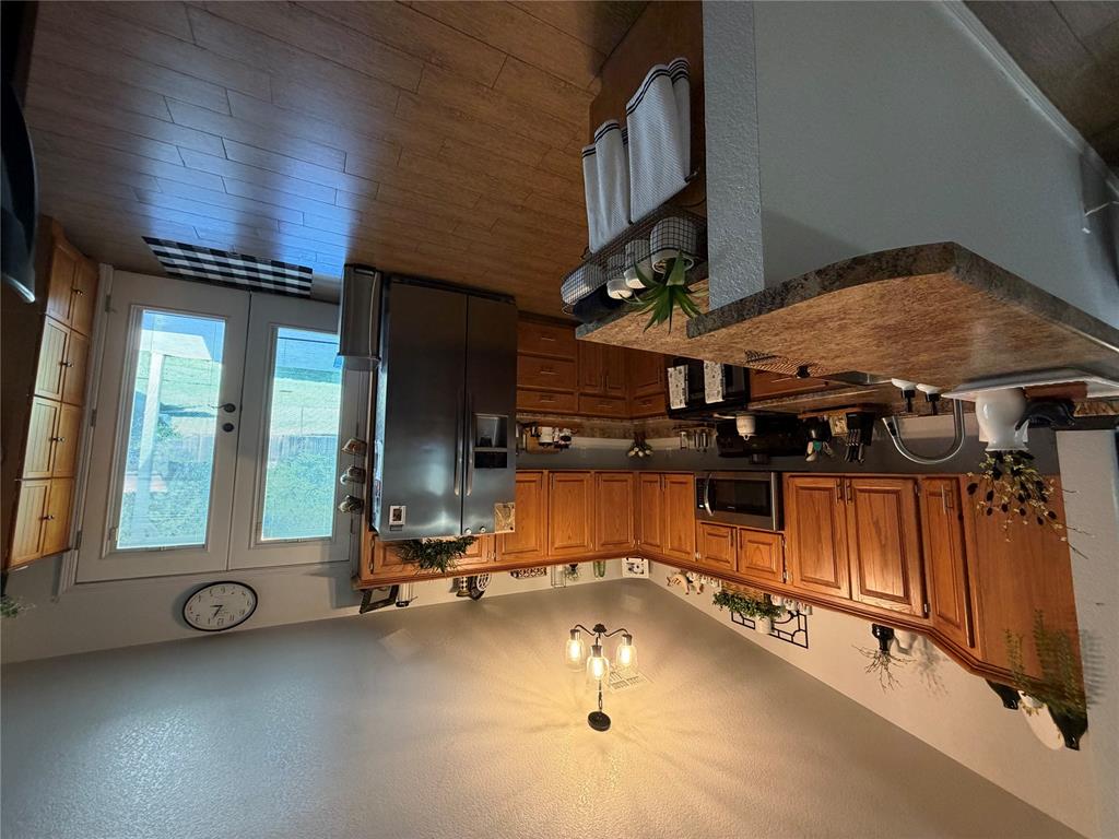521 N Ballard Street Property Photo 7