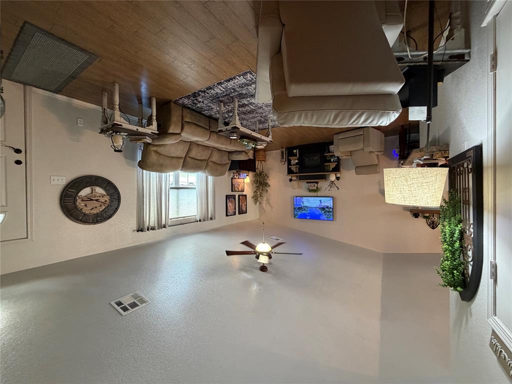 521 N Ballard Street Property Photo 13