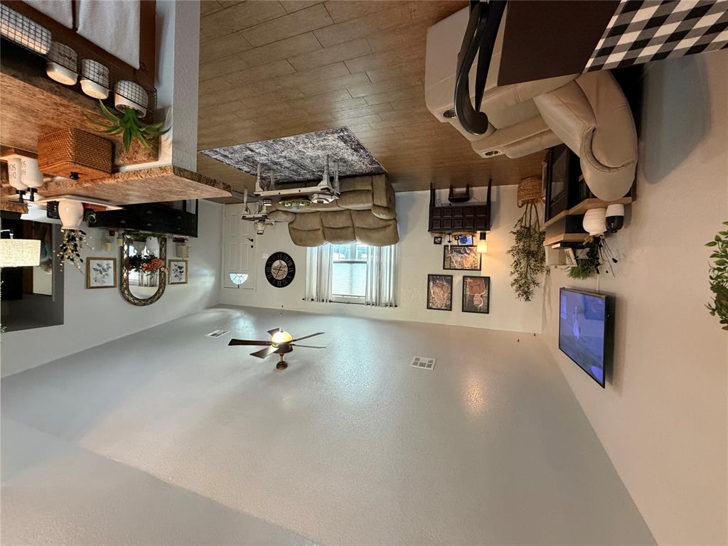 521 N Ballard Street Property Photo 14