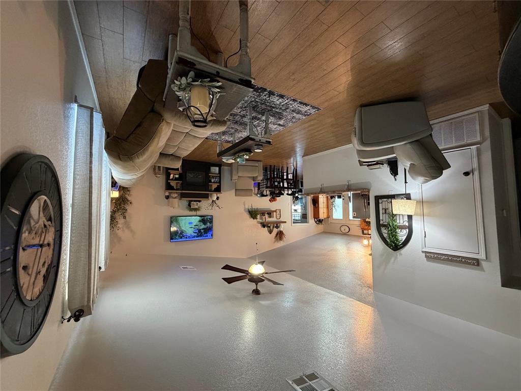 521 N Ballard Street Property Photo 15