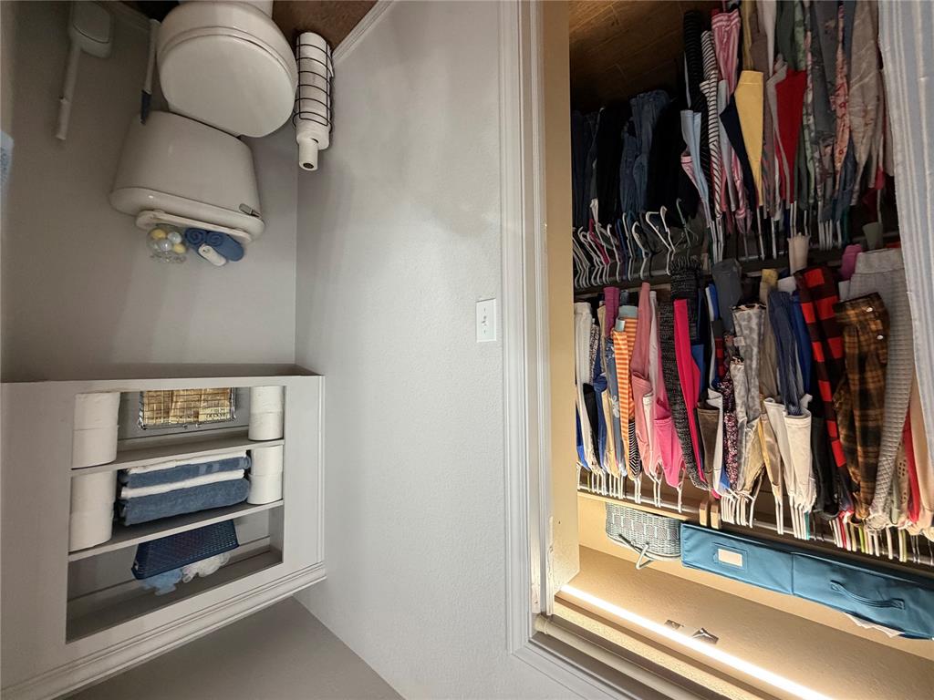 521 N Ballard Street Property Photo 22