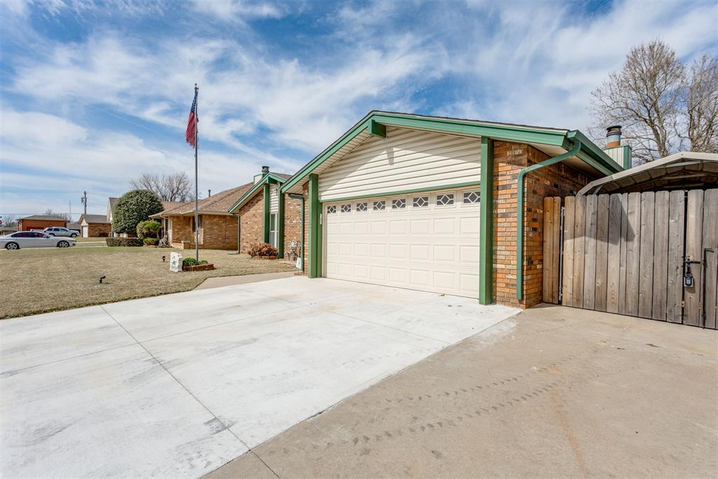113 E Snowmass Drive Property Photo 3