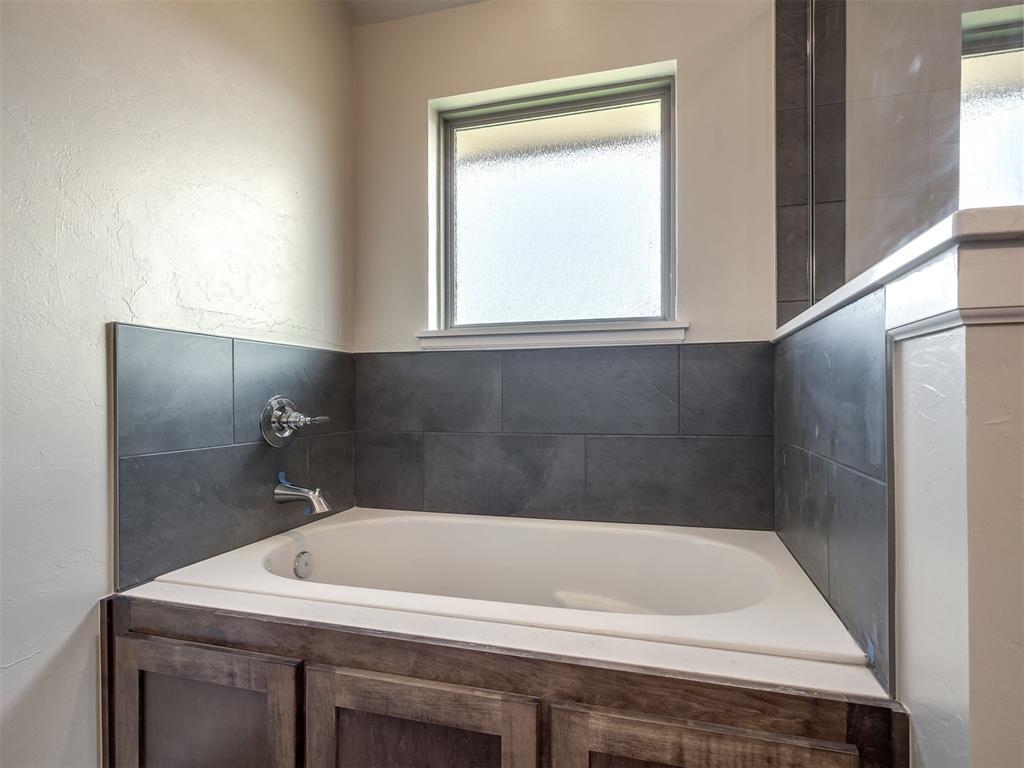 11913 Nw 118th Street Property Photo 19